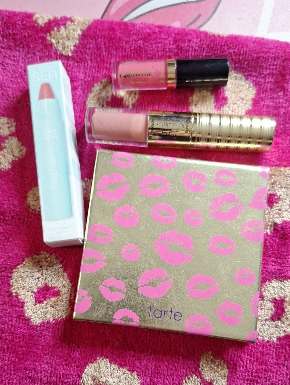 tarte Pink & Nude Lip Set with Tarte Pallette.